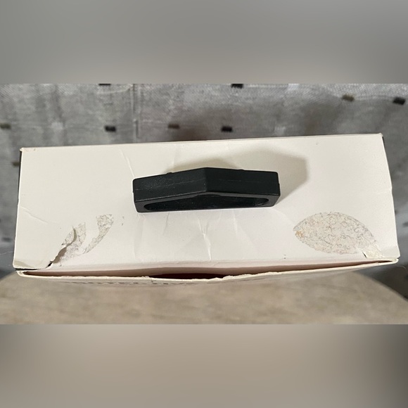 NEW Primo Apple AirPods 1&2 Protective
Case Red Heart Shock Absorbing Silicone - Picture 9 of 9